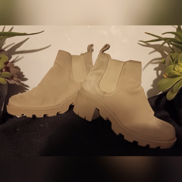 Steve Madden Howler Women Ankle Work Boots - Picture 5 of 13